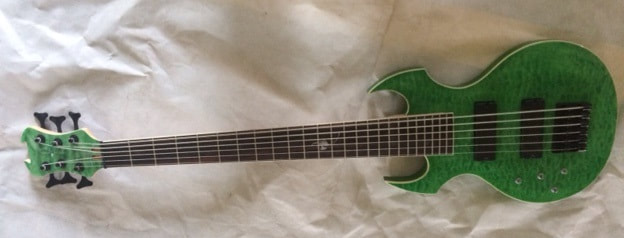 Fireplant FP-1 Custom Bass in see-thru green on quilted maple